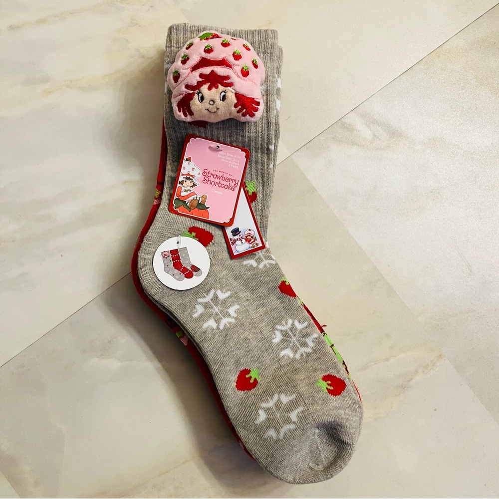 Strawberry Shortcake Crew Socks 3 Pack Women’s size 4-11 shoe NEW 🏷️ Pink Red